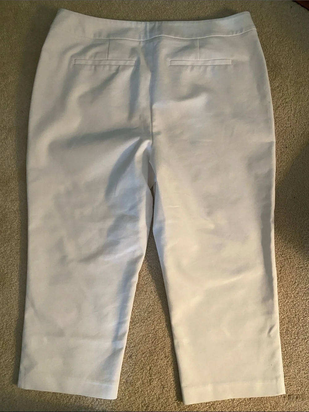 Chicos fabulously slimming white capris size Chicos -2 - Picture 5 of 5